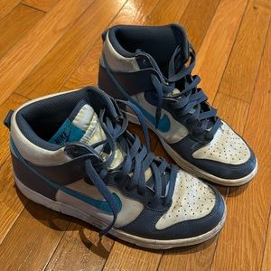 nike sneakers for boys size 5.5